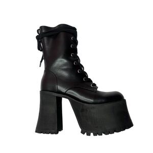 (SOLD) Long black lace up platform boots